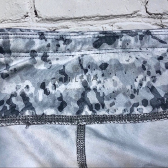 Athleta Run Dapple Be Free Crop Legging Gray White Size Small Activewear - Picture 11 of 14